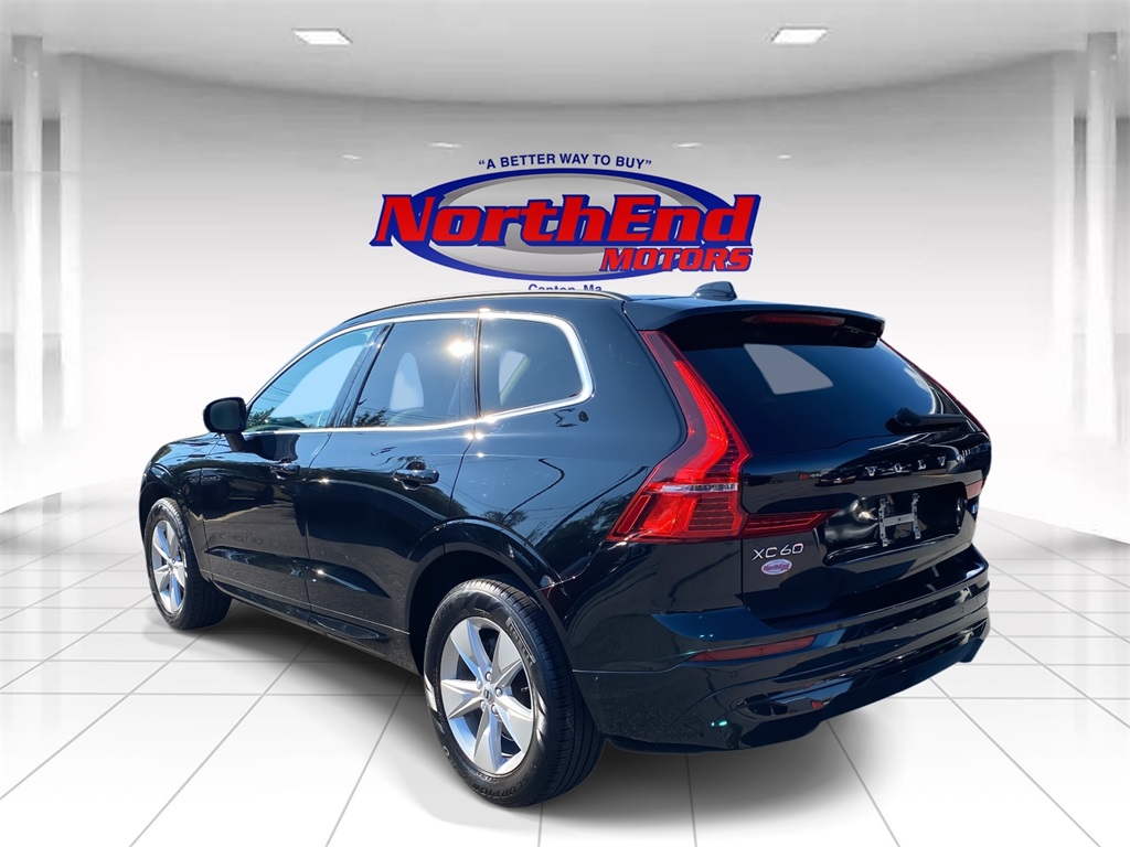 2022 Onyx Black Metallic Volvo XC60 B5 Momentum AWD SUV