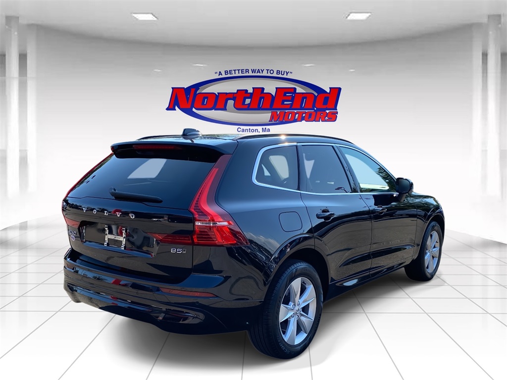 2022 Onyx Black Metallic Volvo XC60 B5 Momentum AWD SUV