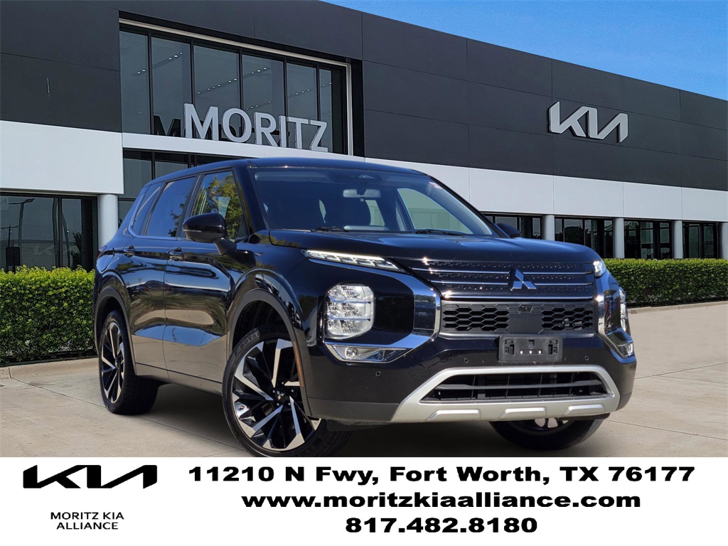 2024 Mitsubishi Outlander SE's photo