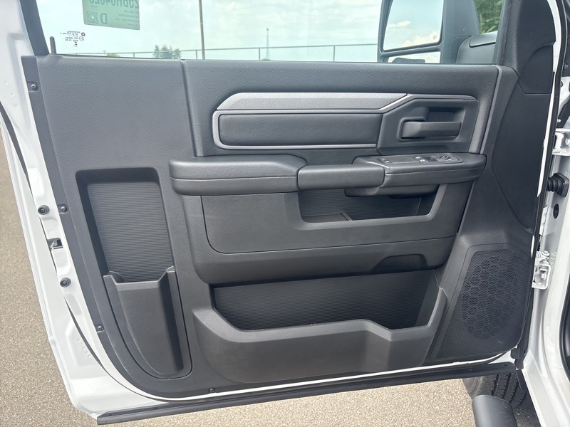 2025 Ram 2500 Tradesman photo 11