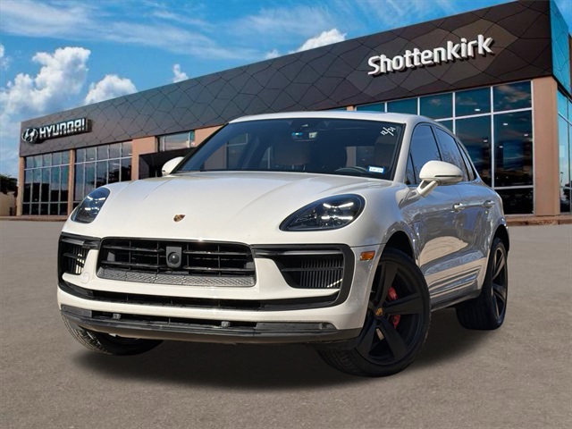 2024 Porsche Macan S's photo