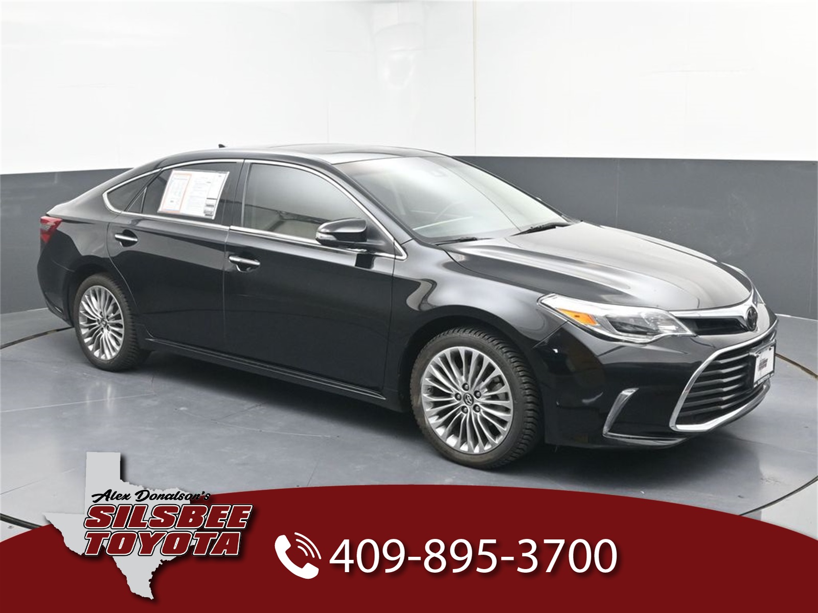 2018 Toyota Avalon Limited's photo