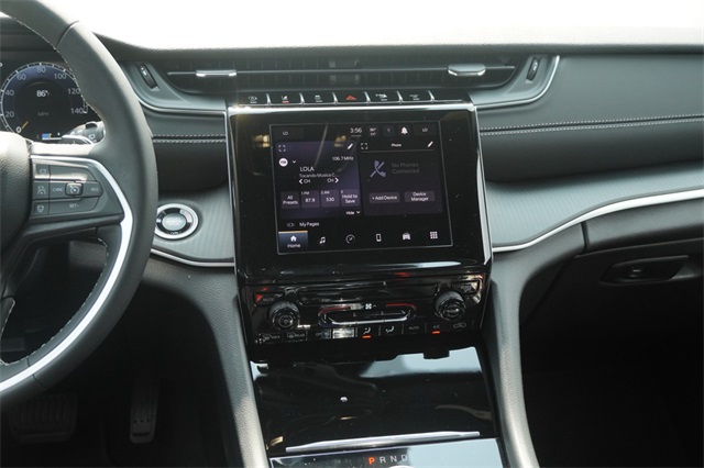 2025 Jeep Grand Cherokee Laredo photo 14