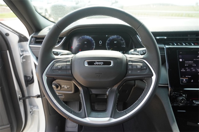 2025 Jeep Grand Cherokee Laredo photo 25