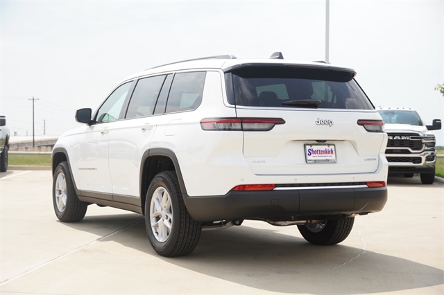 2025 Jeep Grand Cherokee Laredo photo 6