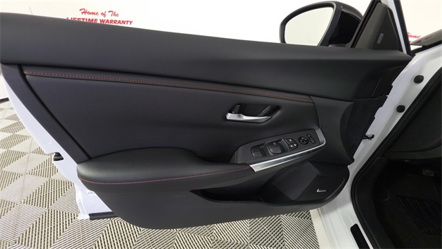 2025 Aspen White Tricoat/Super Black Nissan Sentra SR FWD Sedan