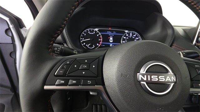 2025 Aspen White Tricoat/Super Black Nissan Sentra SR FWD Sedan