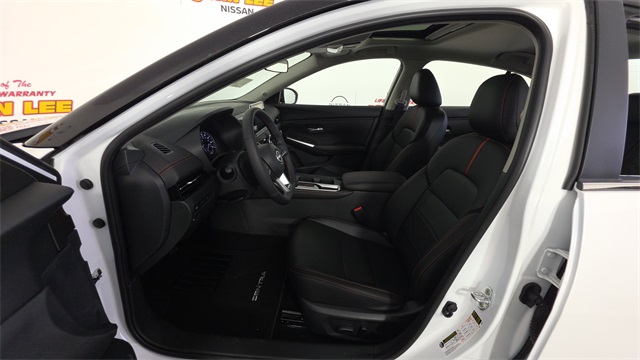 2025 Aspen White Tricoat/Super Black Nissan Sentra SR FWD Sedan