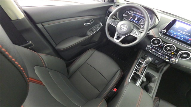 2025 Aspen White Tricoat/Super Black Nissan Sentra SR FWD Sedan