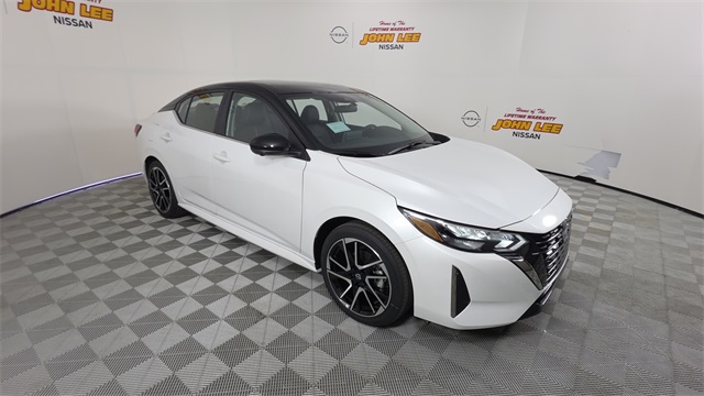 2025 Aspen White Tricoat/Super Black Nissan Sentra SR FWD Sedan