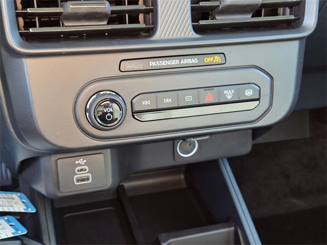 New 2026 Ford Maverick XL 4D Crew Cab