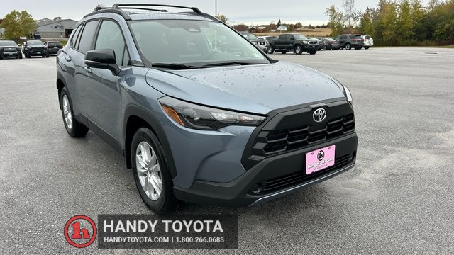 2026 Toyota Corolla Cross LE's photo