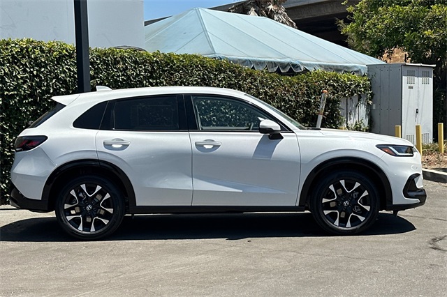 2026 Honda HR-V EX-L photo 3