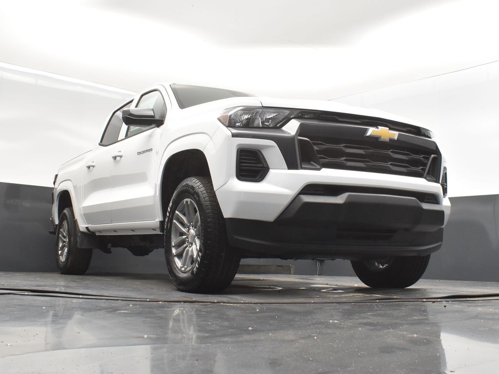 2025 Summit White Chevrolet Colorado LT RWD Truck