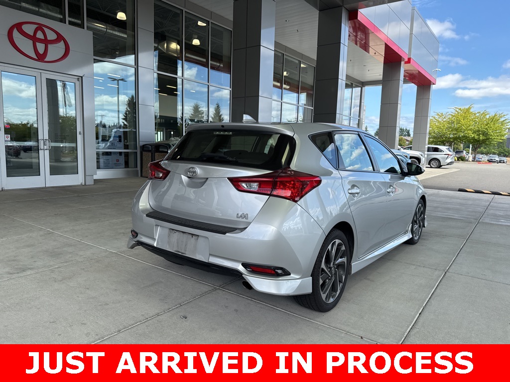 2016 Scion iM Base photo 2