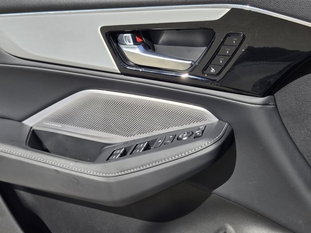 used 2025 Acura MDX car, priced at $50,400