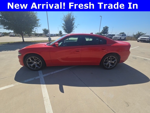 2017 Dodge Charger SXT photo 2