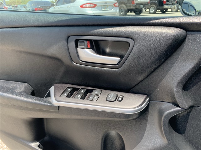 2015 Celestial Silver Metallic Toyota Camry FWD Sedan