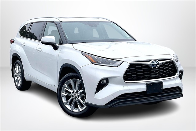 2022 Toyota Highlander Limited's photo