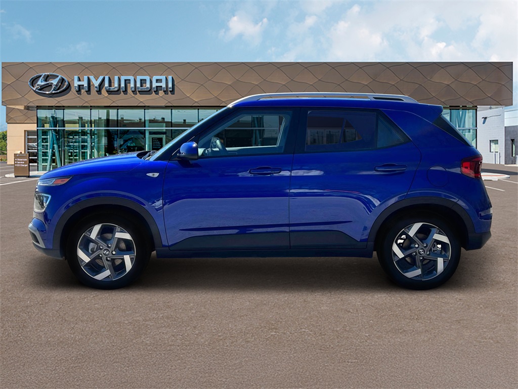 2025 Hyundai Venue SEL photo 3