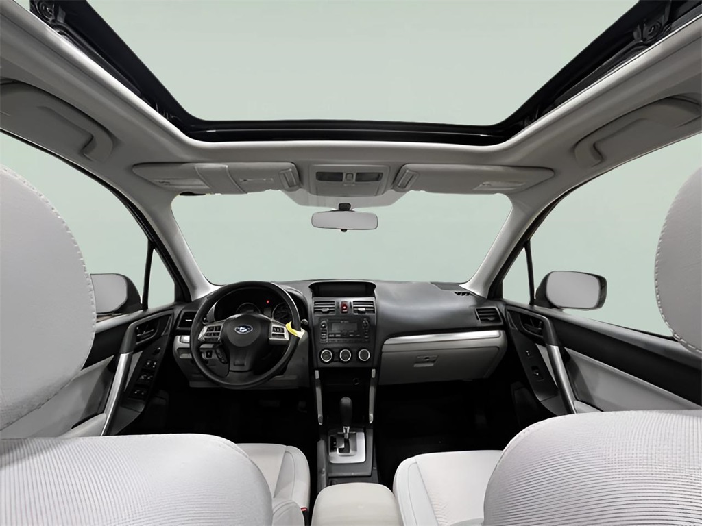 2015 Subaru Forester 2.5i Premium photo 2