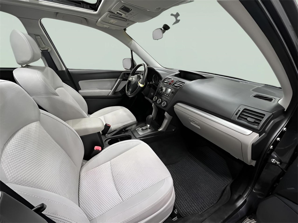 2015 Subaru Forester 2.5i Premium photo 3