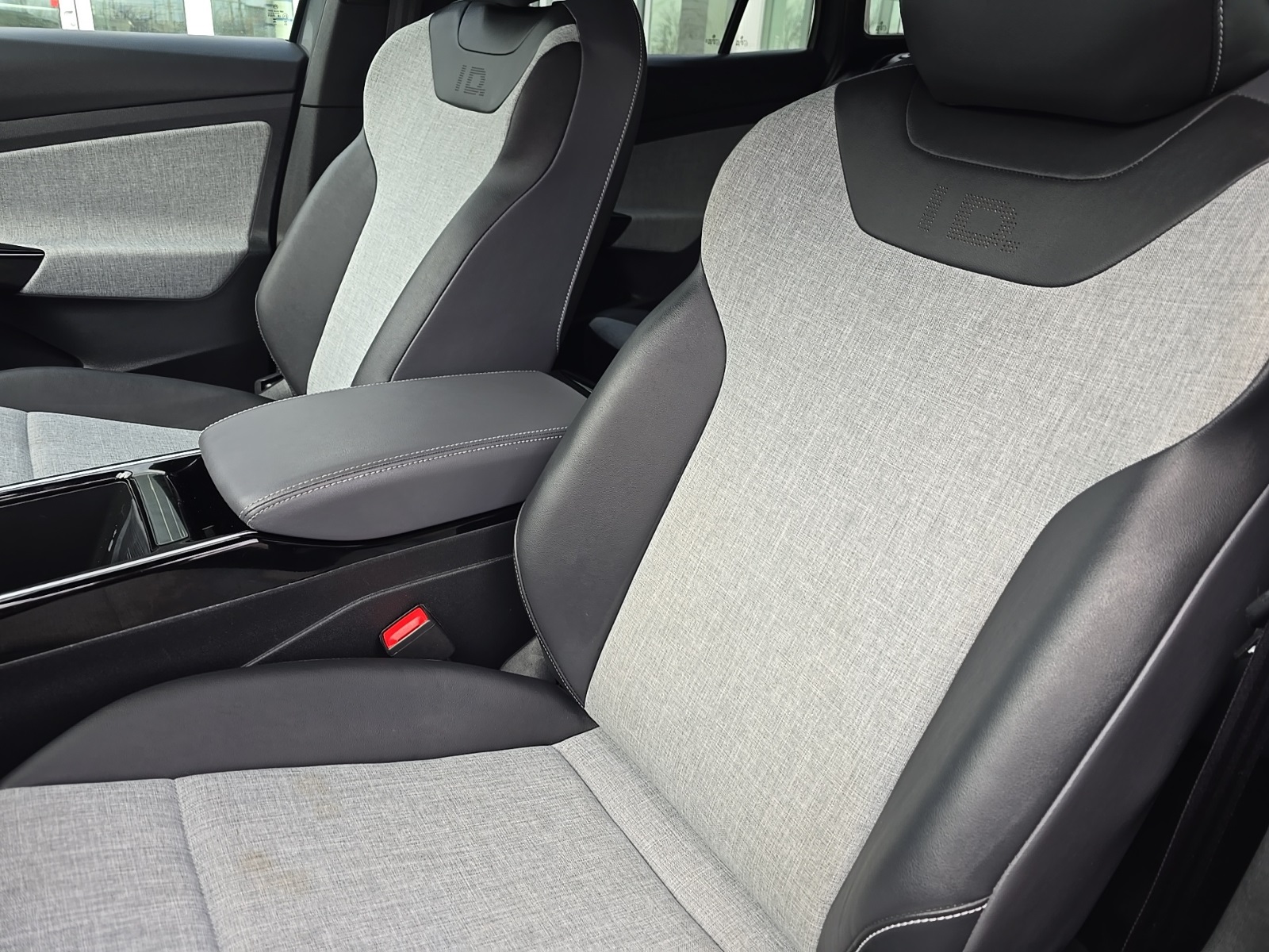 used 2023 Volkswagen ID.4 car, priced at $21,900