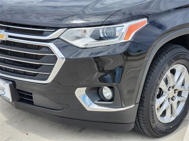 2021 Mosaic Black Metallic Chevrolet Traverse LT Leather FWD SUV