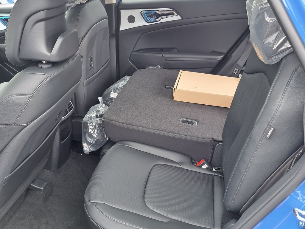 2026 Kia Sportage EX SUV FWD 13