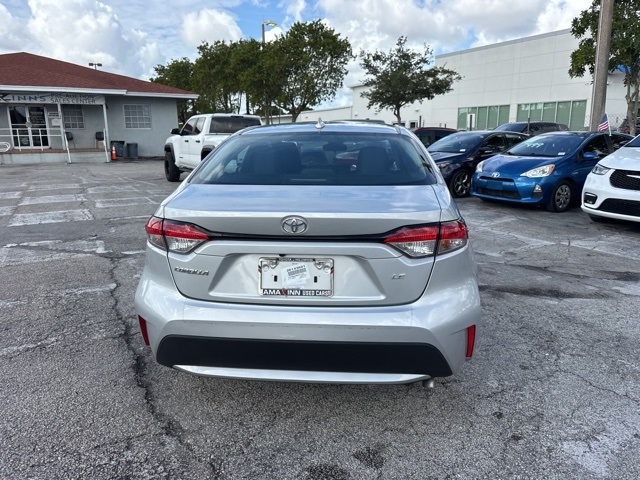 2021 Toyota Corolla LE photo 4