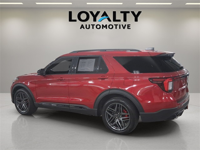 2025 Ford Explorer ST photo 3
