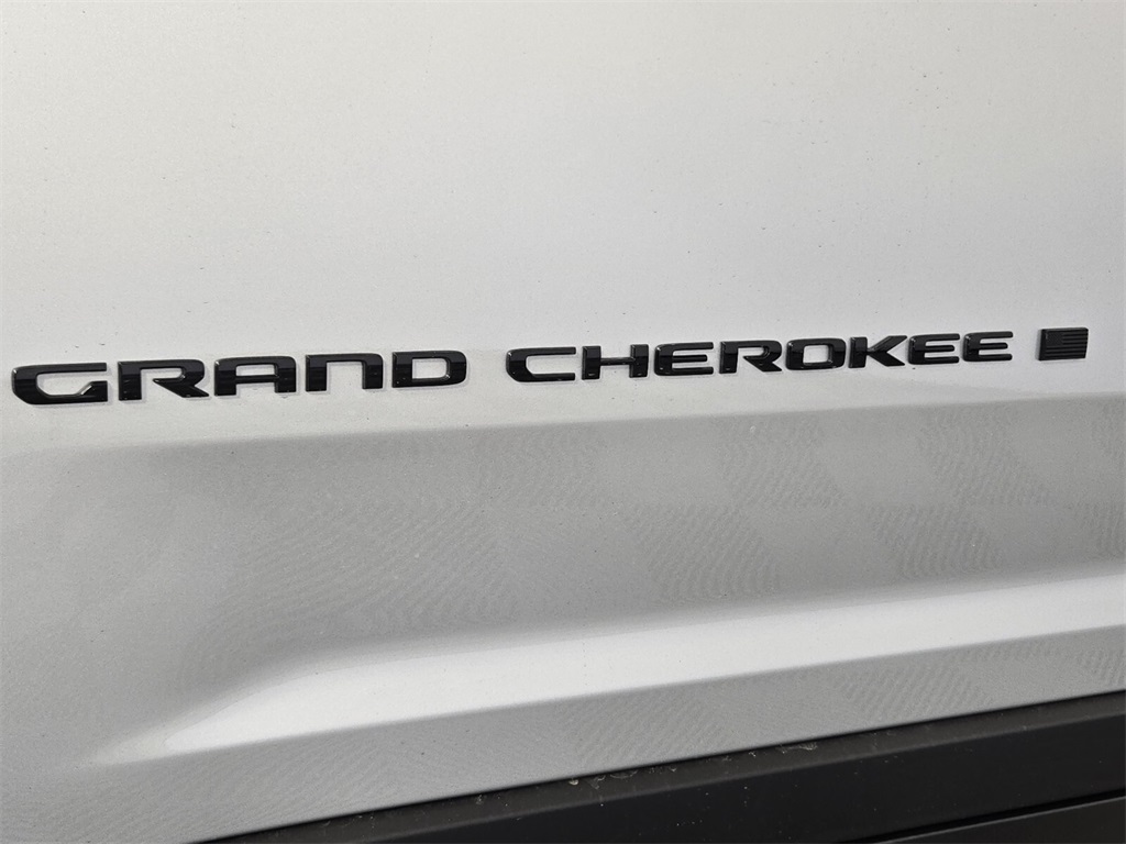 new 2025 Jeep Grand Cherokee car, priced at $32,480