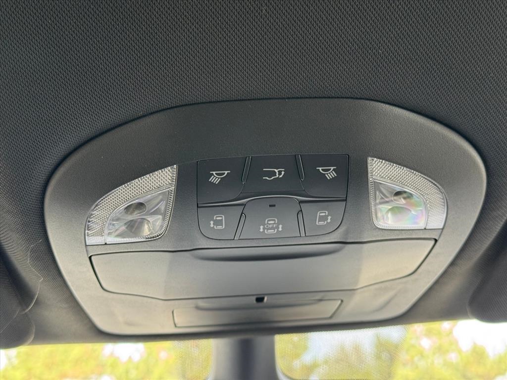 2026 Chrysler Pacifica photo 16