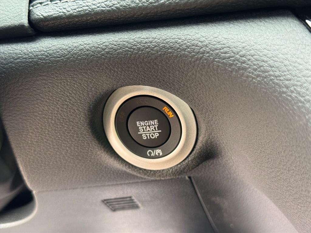 2026 Chrysler Pacifica photo 19