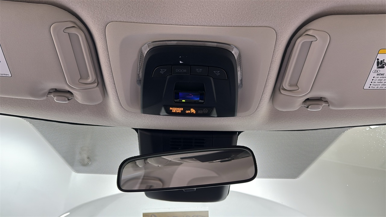 2026 Toyota Corolla LE photo 11