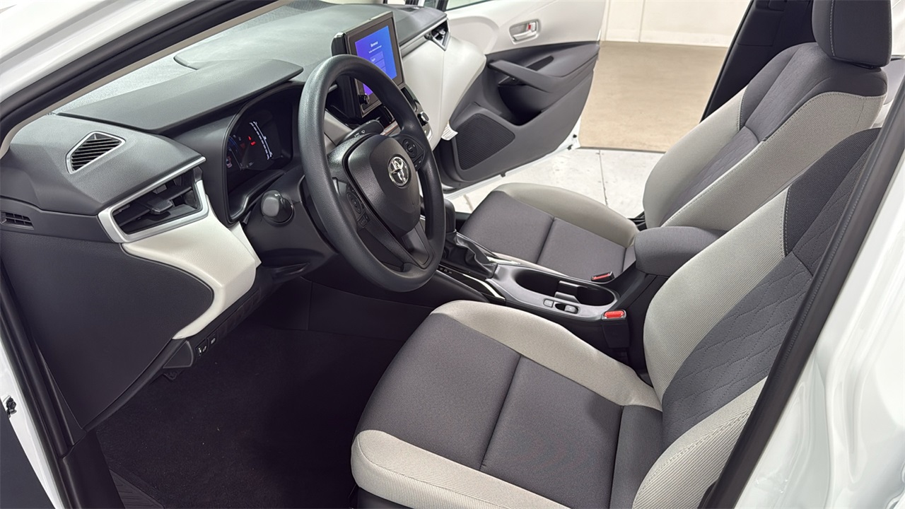2026 Toyota Corolla LE photo 12