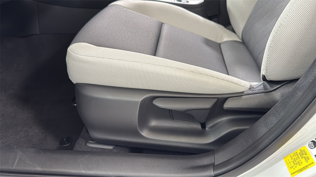 2026 Toyota Corolla LE photo 14