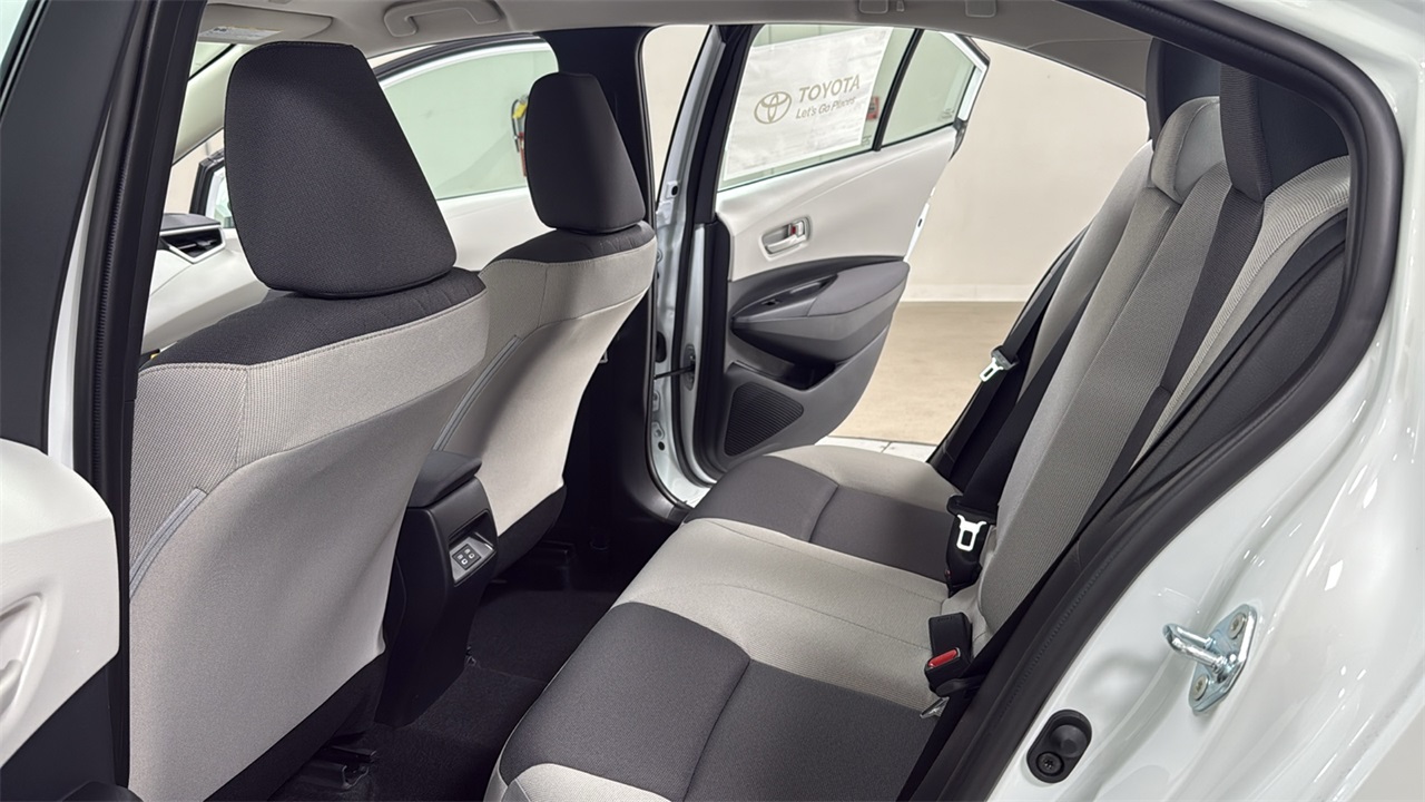2026 Toyota Corolla LE photo 15