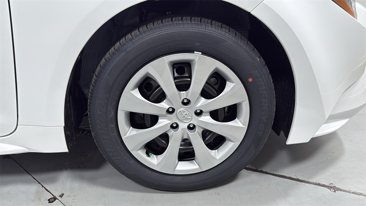 2026 Toyota Corolla LE photo 21
