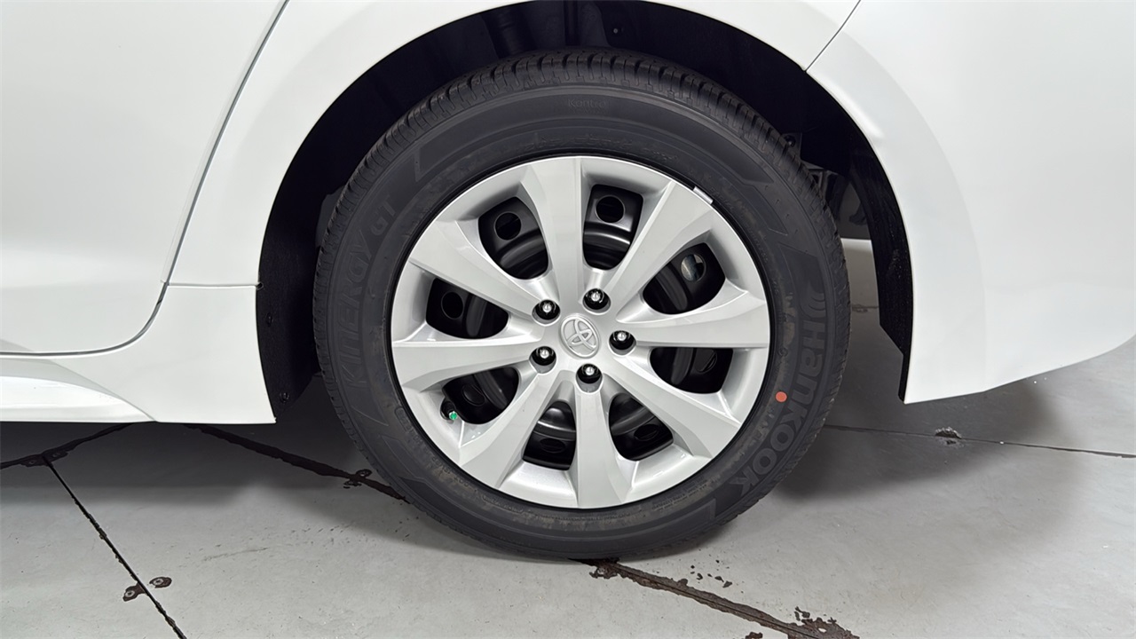 2026 Toyota Corolla LE photo 23