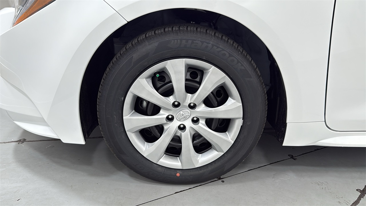 2026 Toyota Corolla LE photo 24