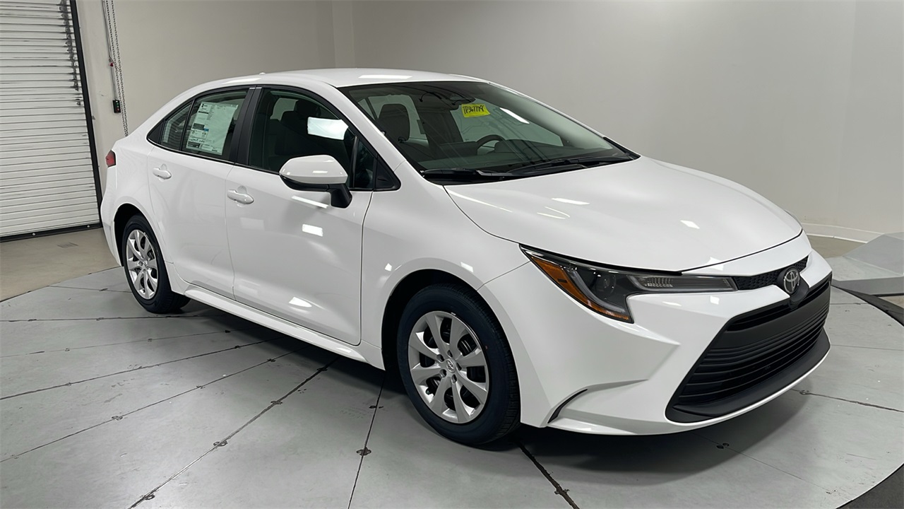 2026 Toyota Corolla LE photo 3