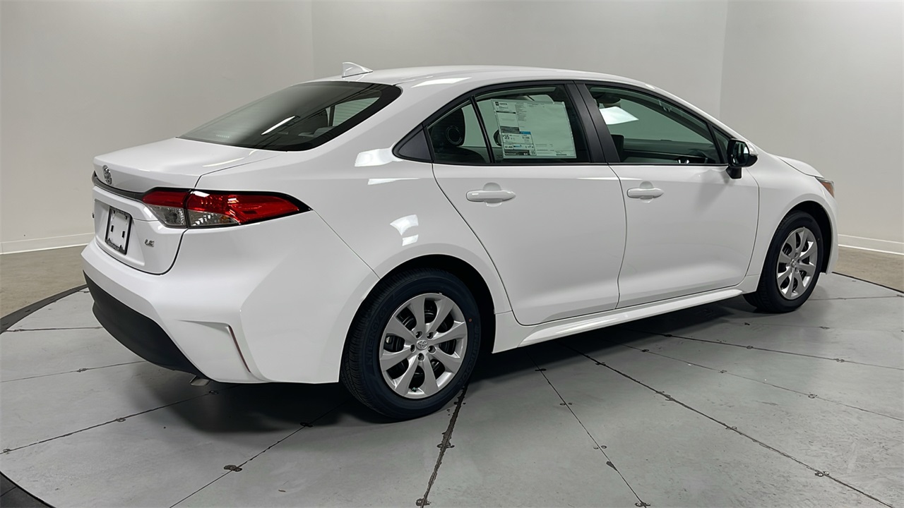 2026 Toyota Corolla LE photo 5