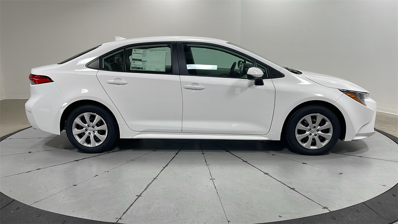 2026 Toyota Corolla LE photo 6
