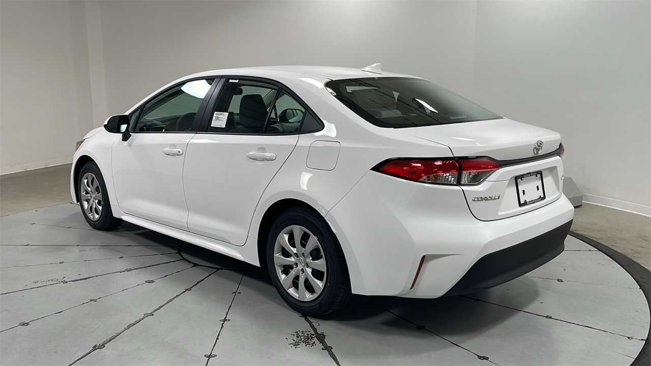 2026 Toyota Corolla LE photo 7