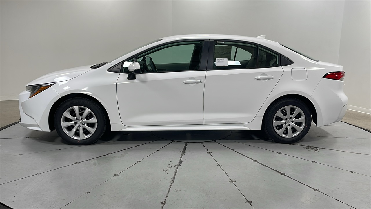 2026 Toyota Corolla LE photo 8
