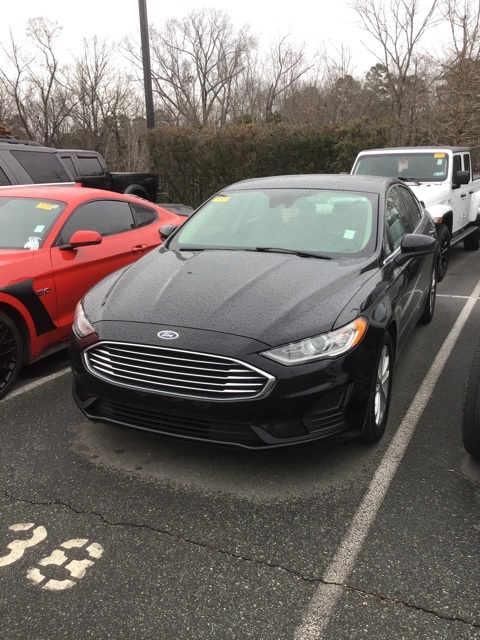 2020 Ford Fusion SE's photo