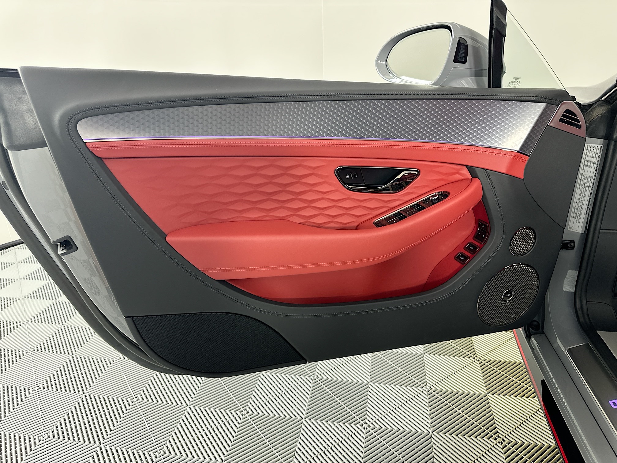 new 2025 Bentley Continental GTC car