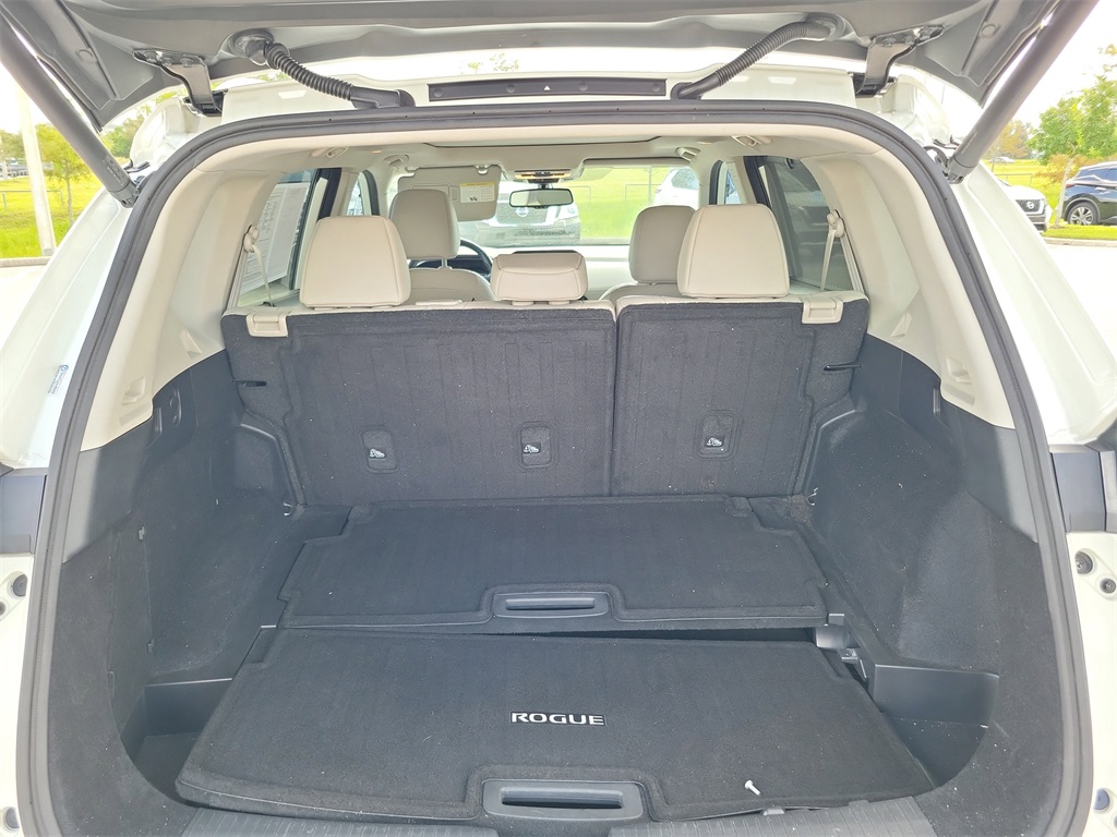 2021 Pearl White Tricoat Nissan Rogue SL AWD SUV