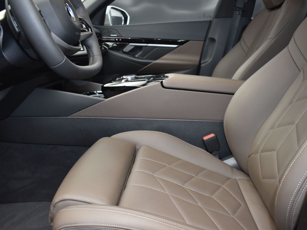 2024 Mineral White Metallic BMW 5 Series 530i RWD Sedan
